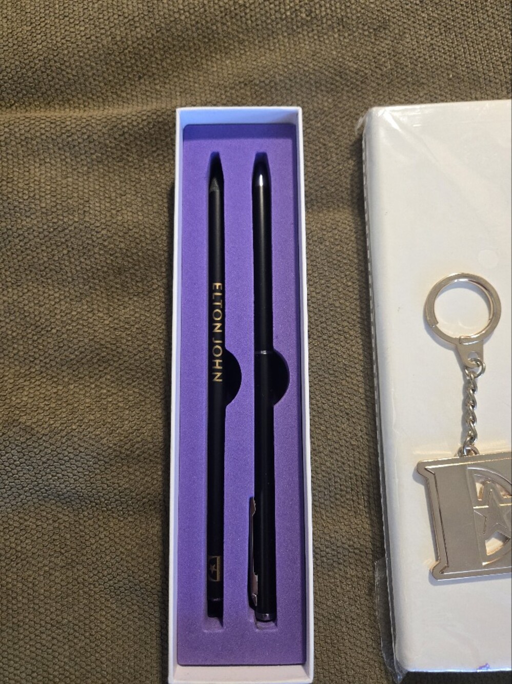 Elton John VIP Set - Picture 2 of 3